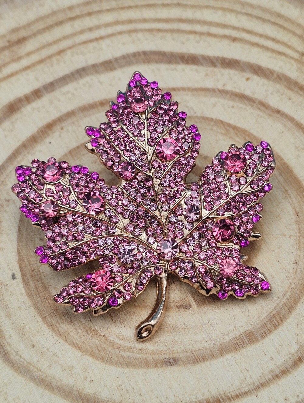 NWOT Sparkling Rose Pink Crystal Maple Leaf Brooch Pin 🌸✨